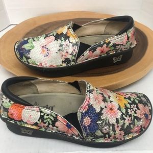 Alegria DEB Spring Floral Print Career Nurse Shoes